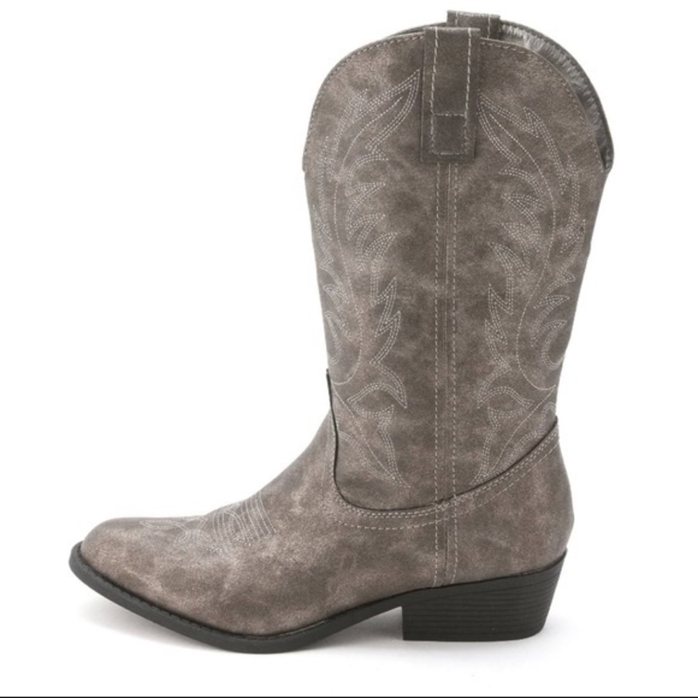 ❌ SOLD ❌ 
Rampage Western Boots Walden